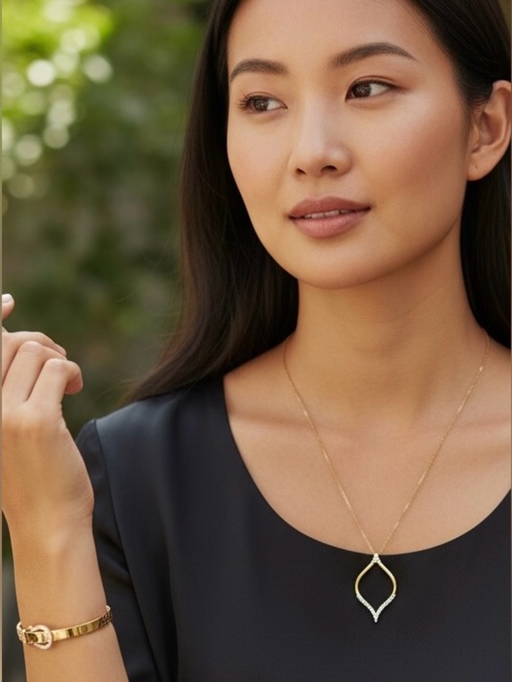 ELEGANT SET-GOLD TEARDROP 💎 PENDANT NECKLACE AND GOLD 💎BUCKLE BRACELET